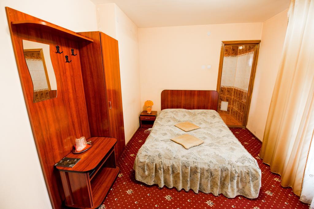 Pensiunea Crystal Valea Lupului  Exterior foto