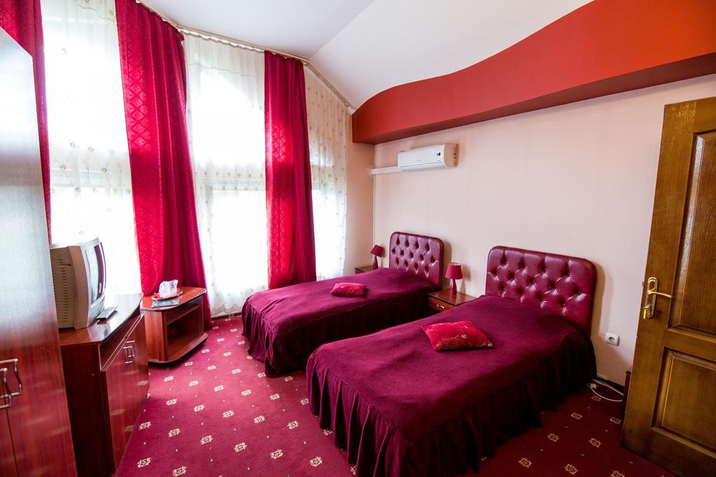 Pensiunea Crystal Valea Lupului  Exterior foto